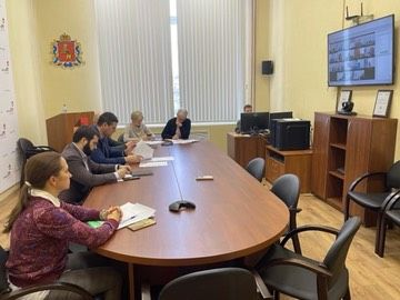 28 февраля 2022 года для специалистов ГБУ «МФЦ Владимирской области» состоялся очередной обучающий семинар по предоставлению услуг Росреестра в формате видеоконференцсвязи.